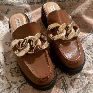 STEVE MADDEN Chunky Chain Slip-On Loafer Caramel Patent Leather